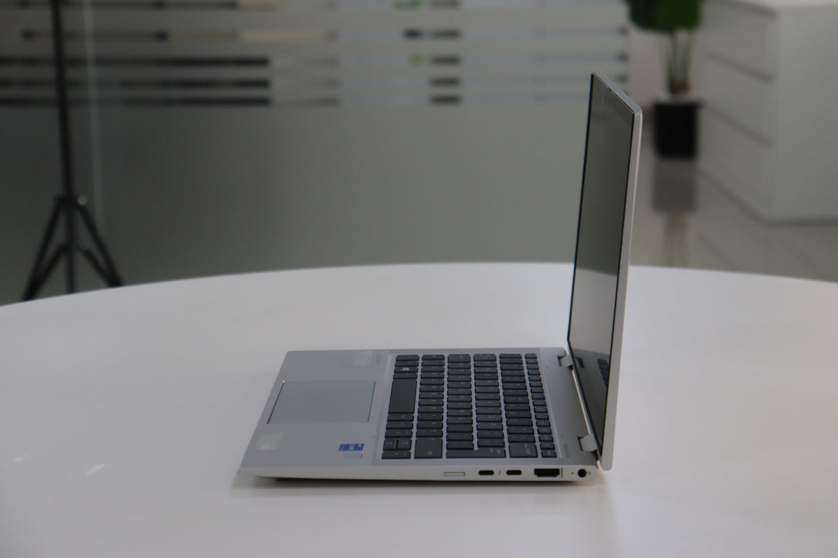 HP ELITEBOOK X360 830 G8 SN:00020 right side view