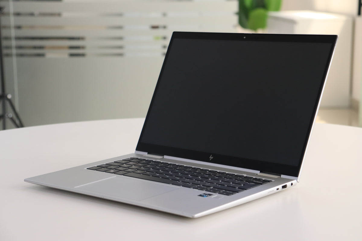 HP Elite x360 1040 G10 - top view