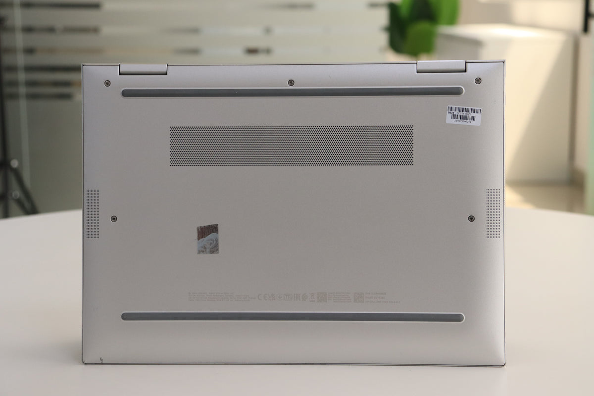 HP Elite x360 1040 G10 - bottom view
