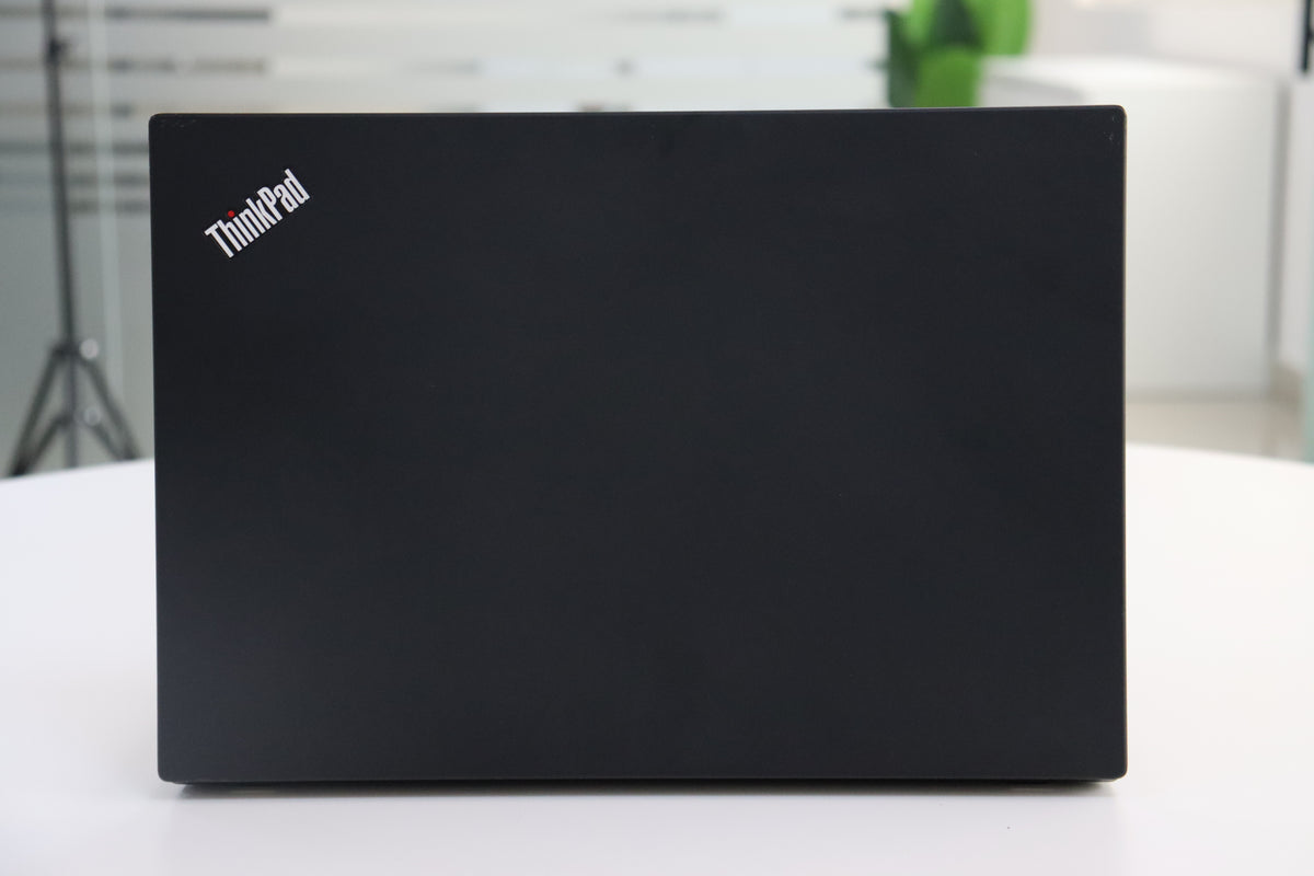 Lenovo ThinkPad T495 - ports view