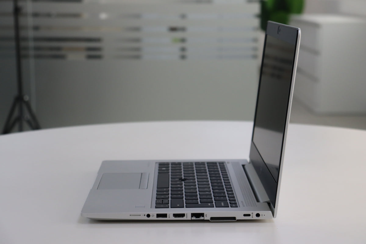 HP EliteBook 735 G5 - side view