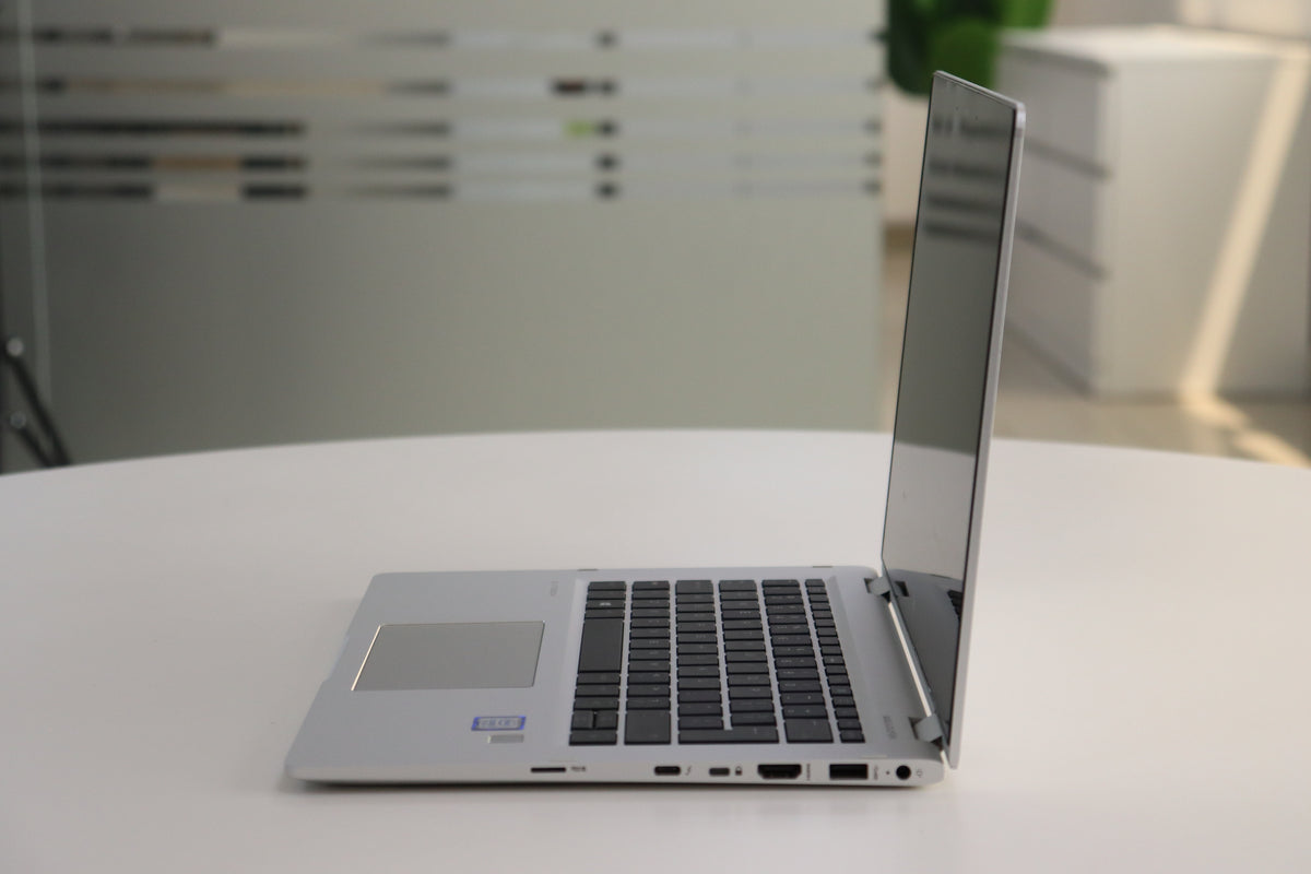 HP EliteBook x360 1030 G2 - side view