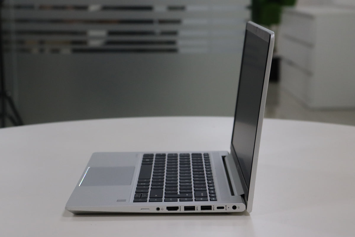 HP ProBook 445 G10 - side view