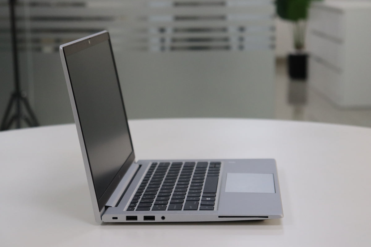 HP EliteBook 835 G7 - angle view