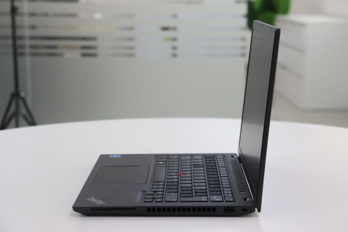 Lenovo ThinkPad T14 Gen 4 - open view