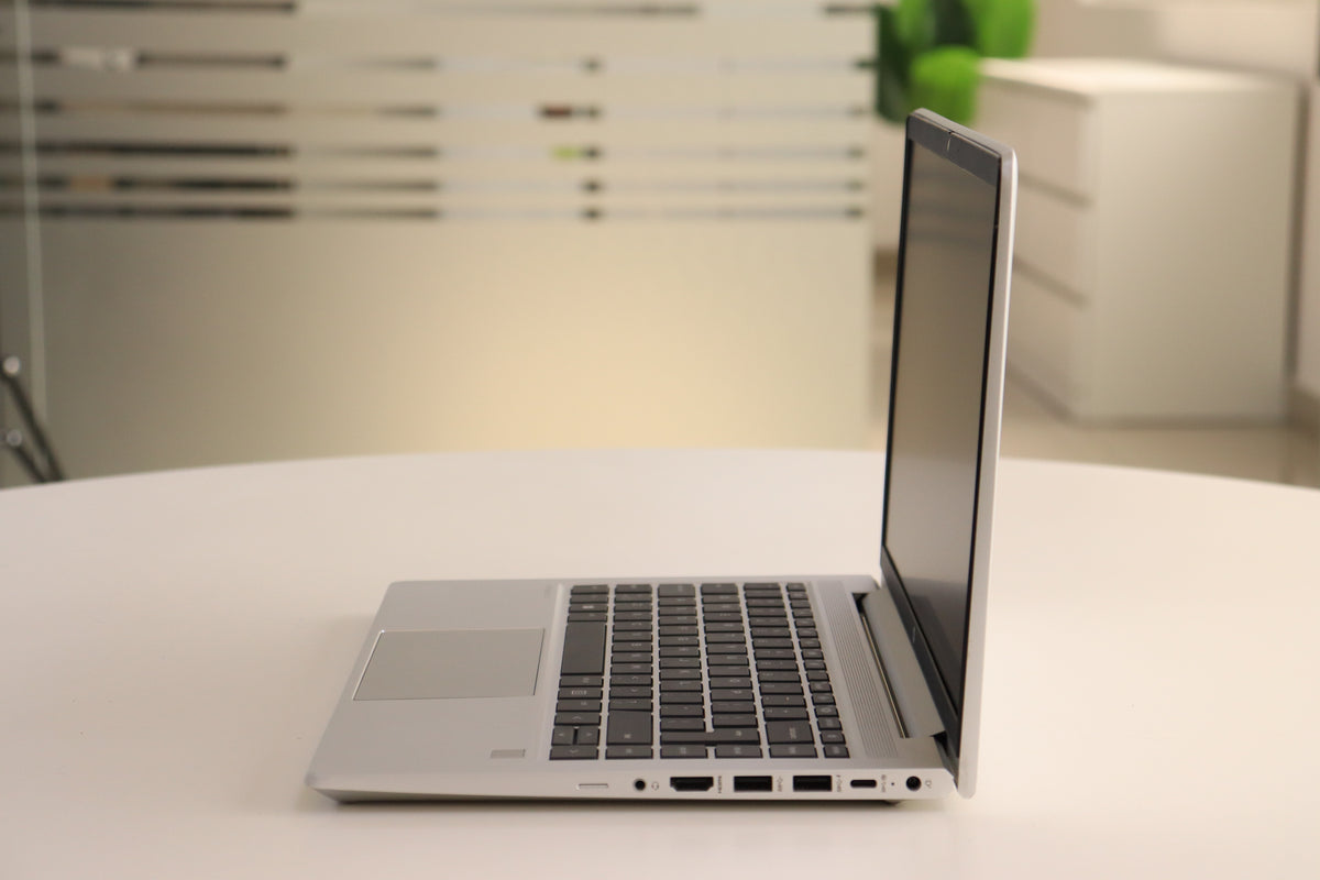 HP ProBook 445 G10 - side view