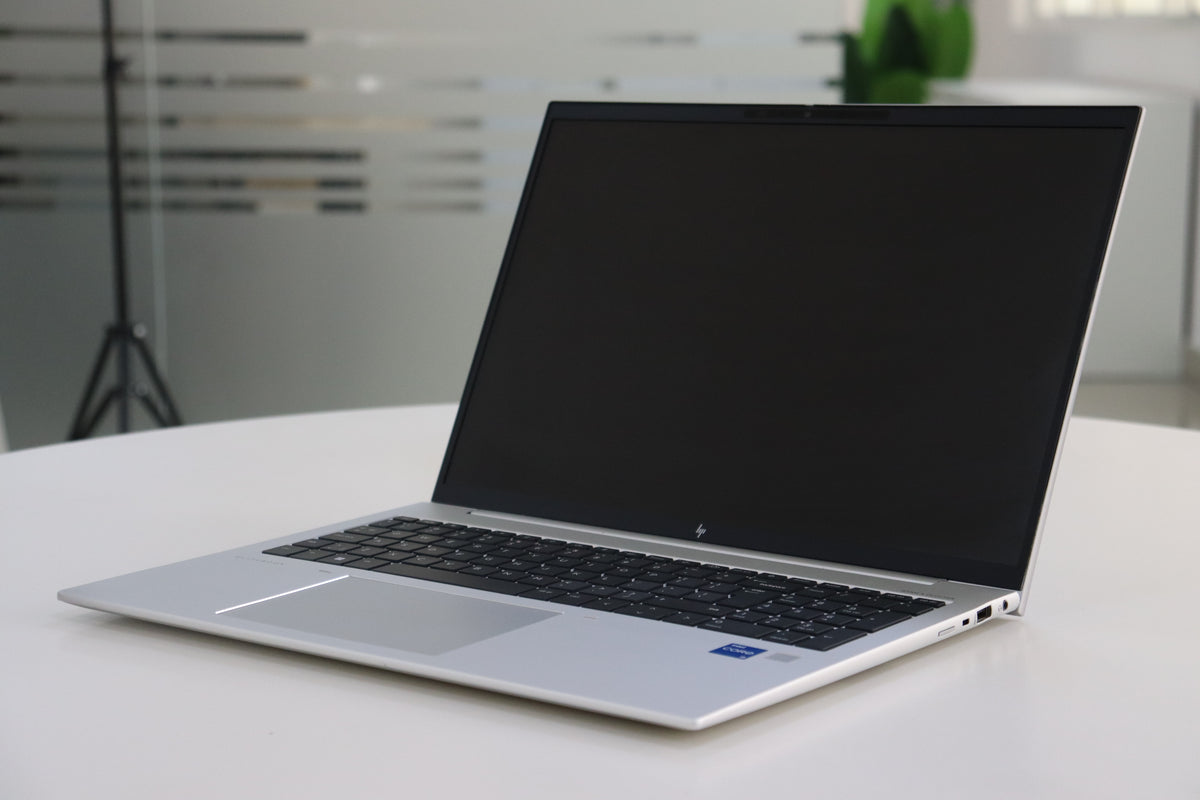 HP EliteBook 860 G10 - top view
