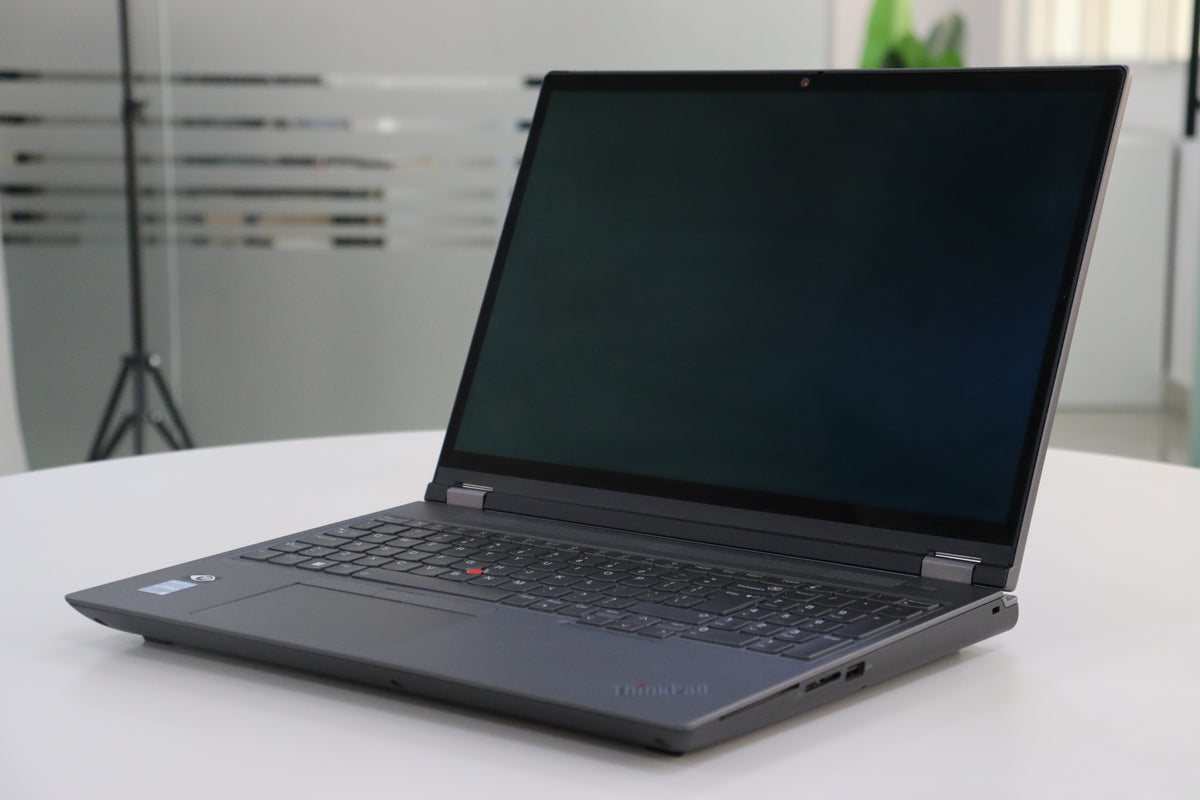 Lenovo ThinkPad P16 Gen 1 - angle view