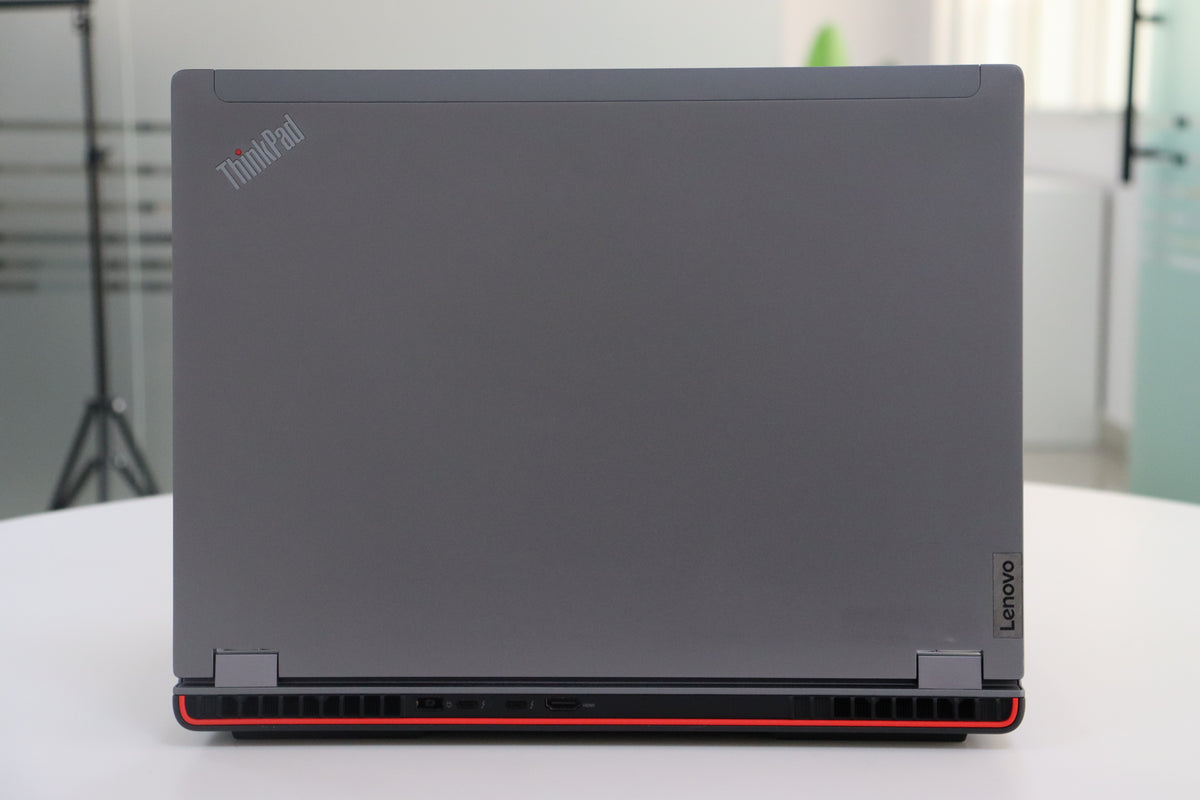 Lenovo ThinkPad P16 Gen 1 - ports view