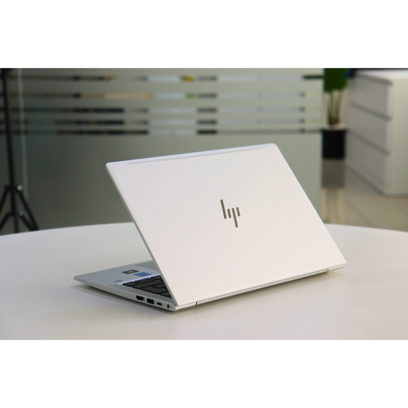 HP EliteBook 630 G9: Intel Core i3, 12th Gen, 8GB RAM, 256GB SSD SN:00945