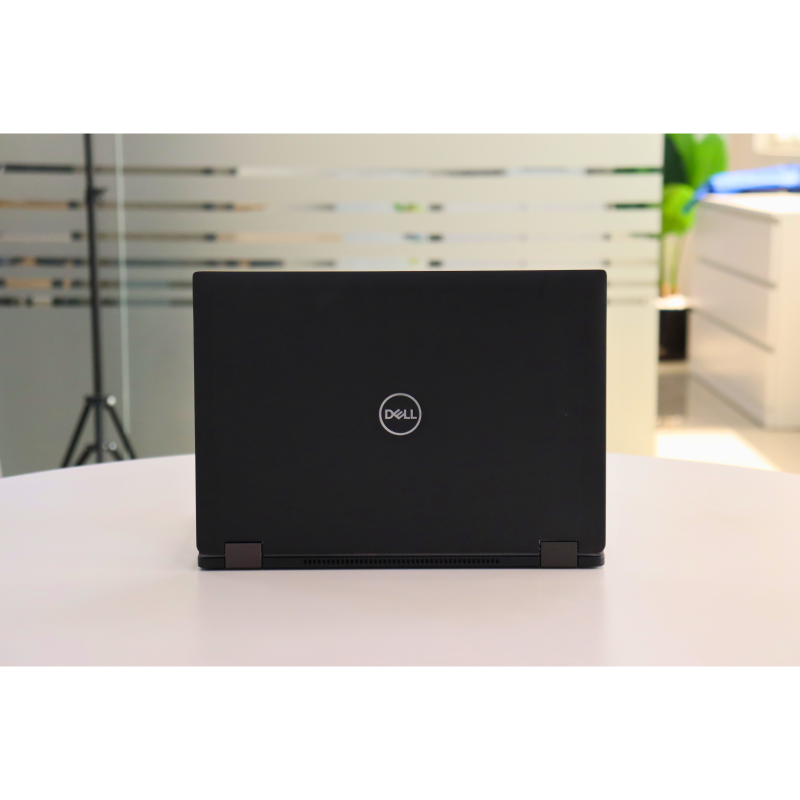 Dell LATITUDE 7390 2-IN-1: 8th Gen i5, 8GB RAM, 256GB SSD, SN:92217