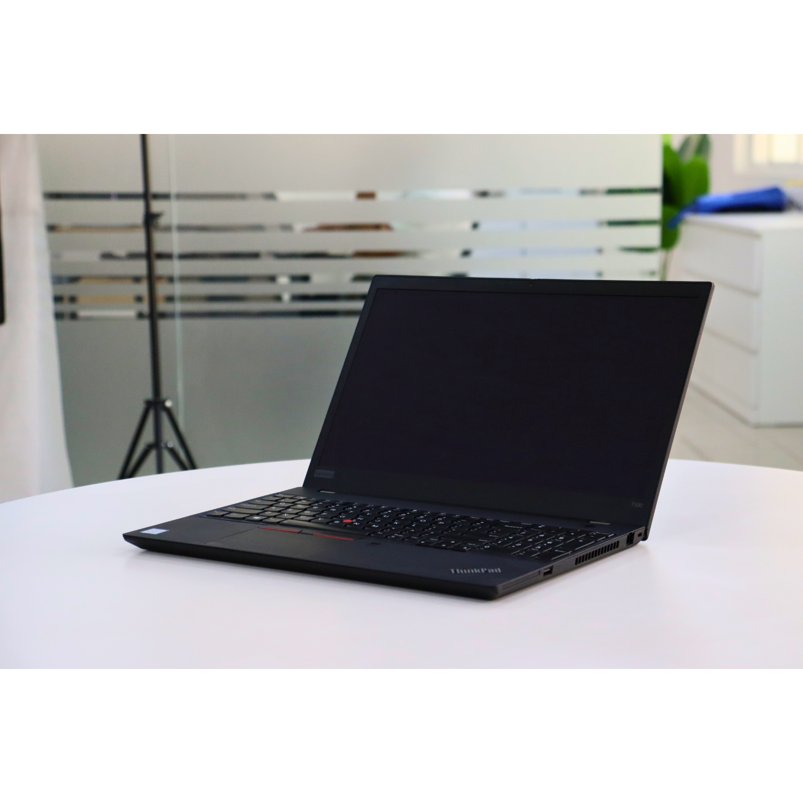 LENOVO THINKPAD T590: Intel Core i7, 8th Gen, 8GB RAM, 256GB SSD SN:12878