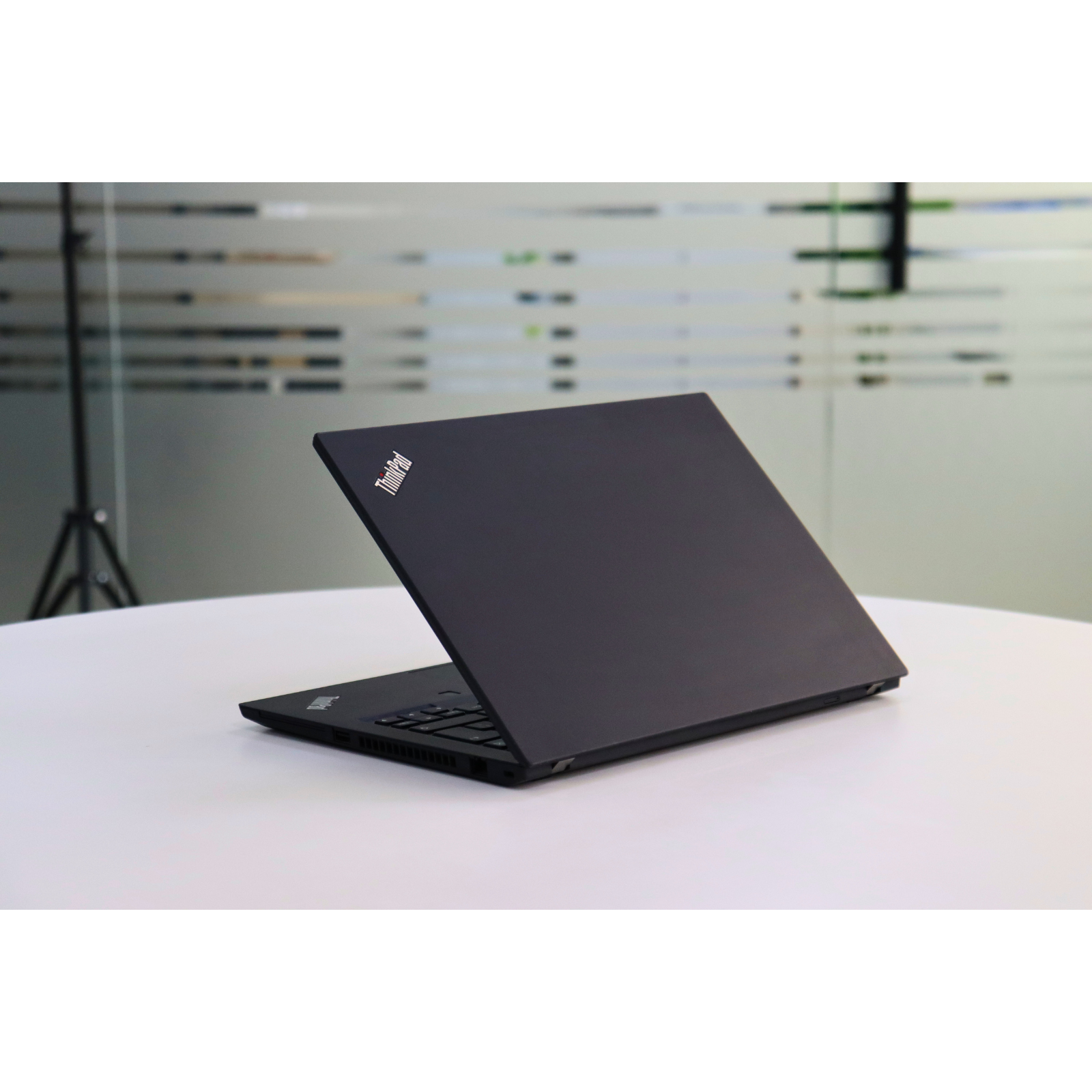 LENOVO THINKPAD T14 GEN 1: AMD RYZEN 5, 8GB RAM, 256GB SSD, SN:00184