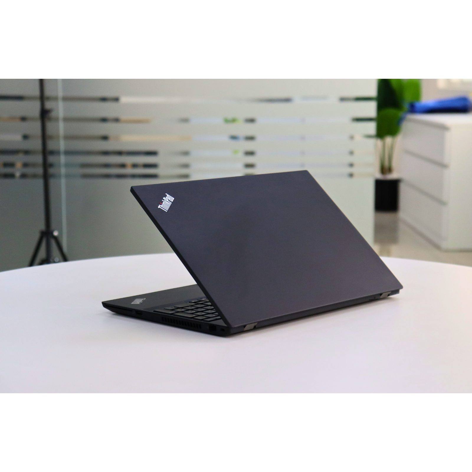 LENOVO THINKPAD T15 GEN 2: Intel Core i5, 11th Gen, 16GB RAM, 256GB SSD SN:01070