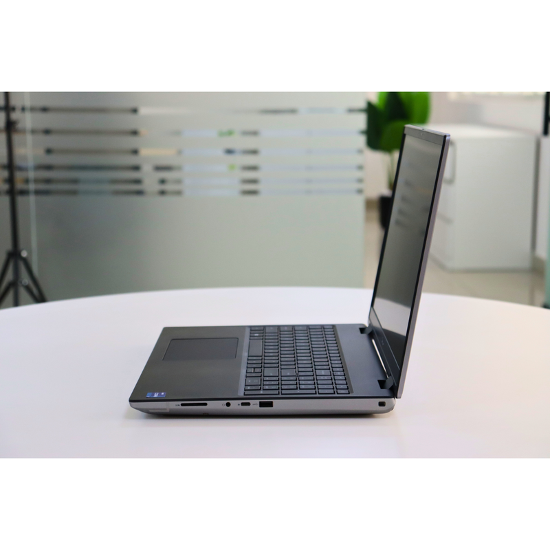 Dell PRECISION 7670: 12th Gen i7, 32GB RAM, 512GB SSD, SN:19505