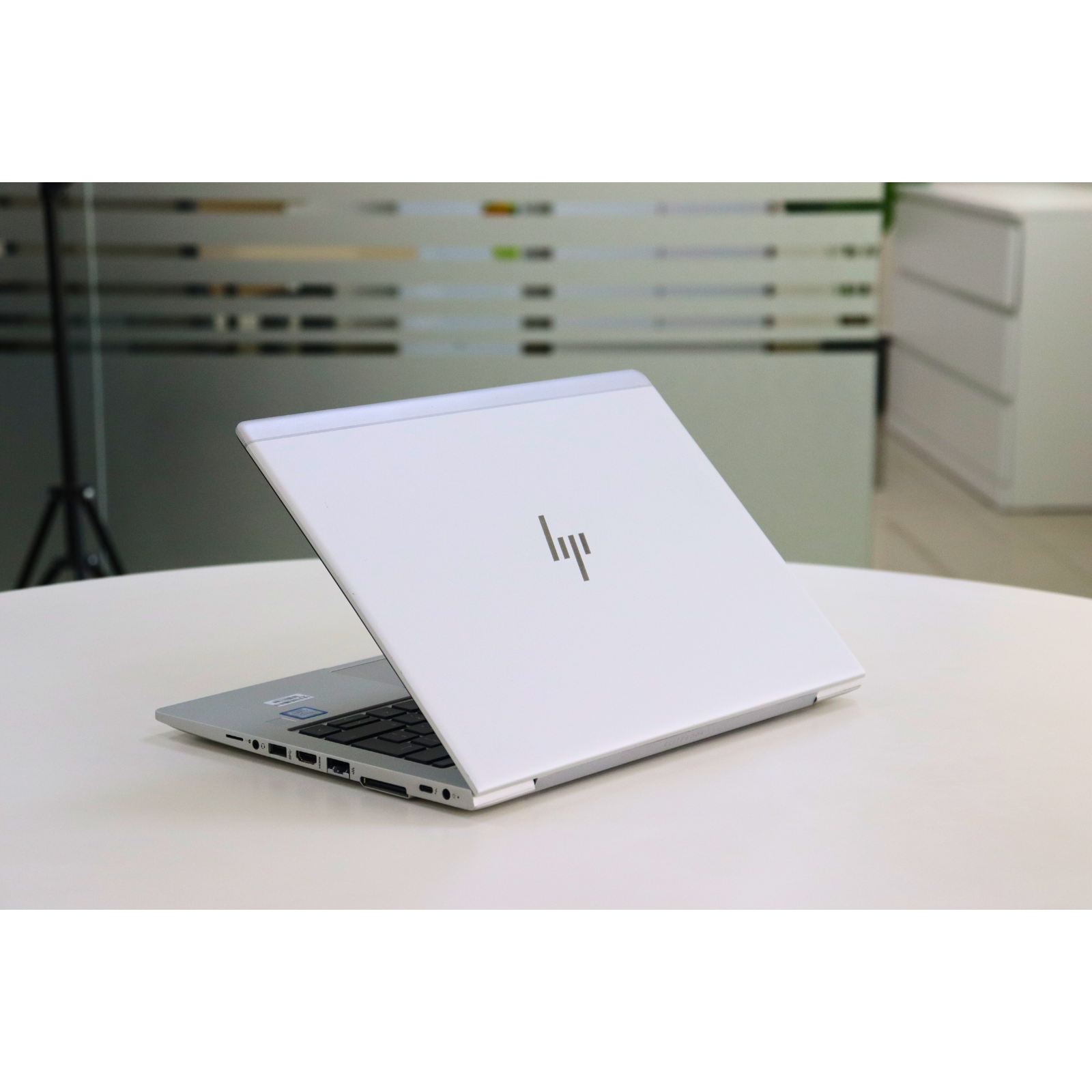 HP ELITEBOOK 830 G5: 8th Gen i5, 16GB RAM, 256GB SSD, SN:00608