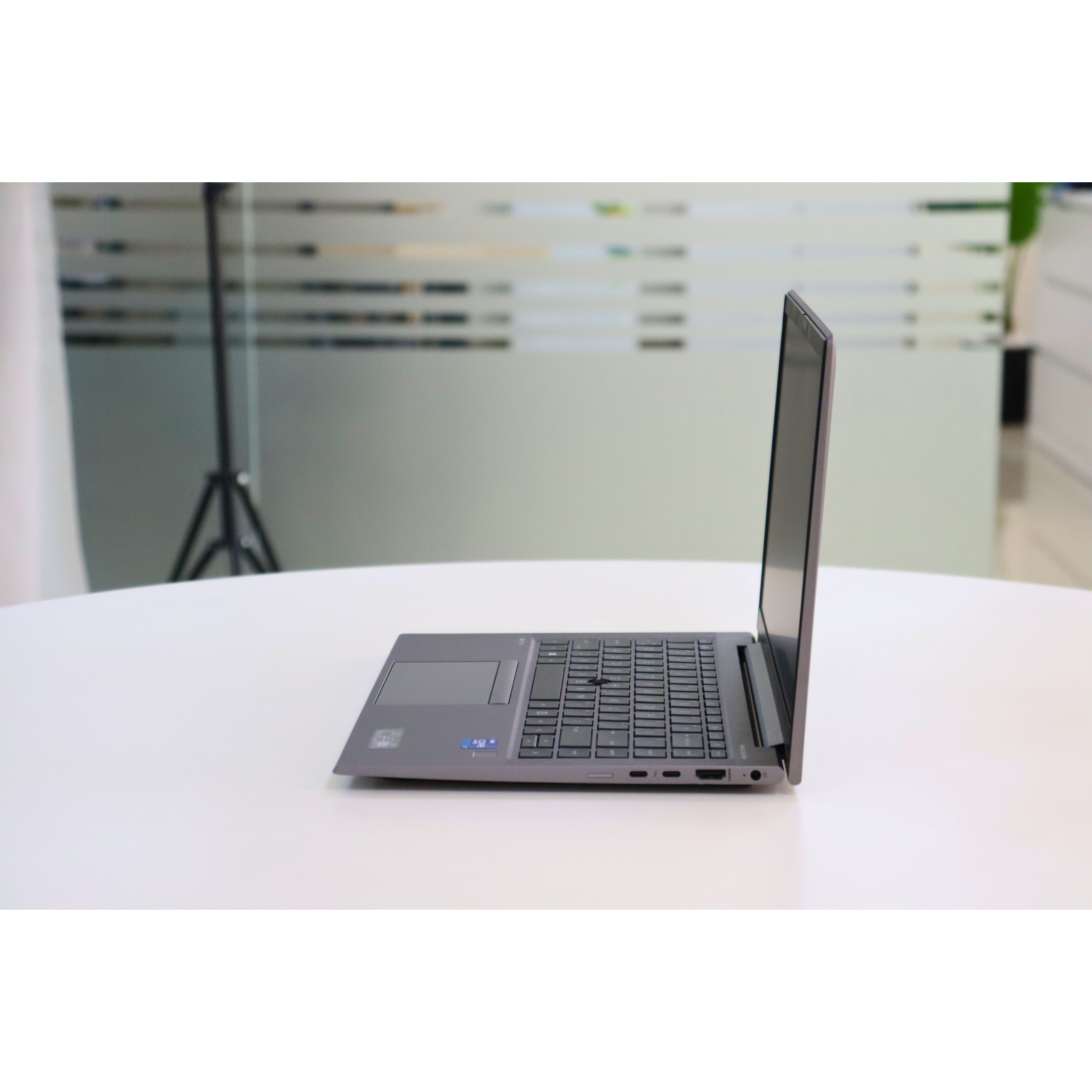 HP ZBOOK FIREFLY 14 G8: 11th Gen i7, 16GB RAM, 256GB SSD, SN:98756