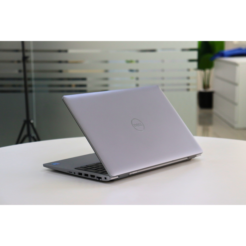 Dell Latitude 5530: 12th Gen i5, 16GB RAM, 256GB SSD, SN:05916