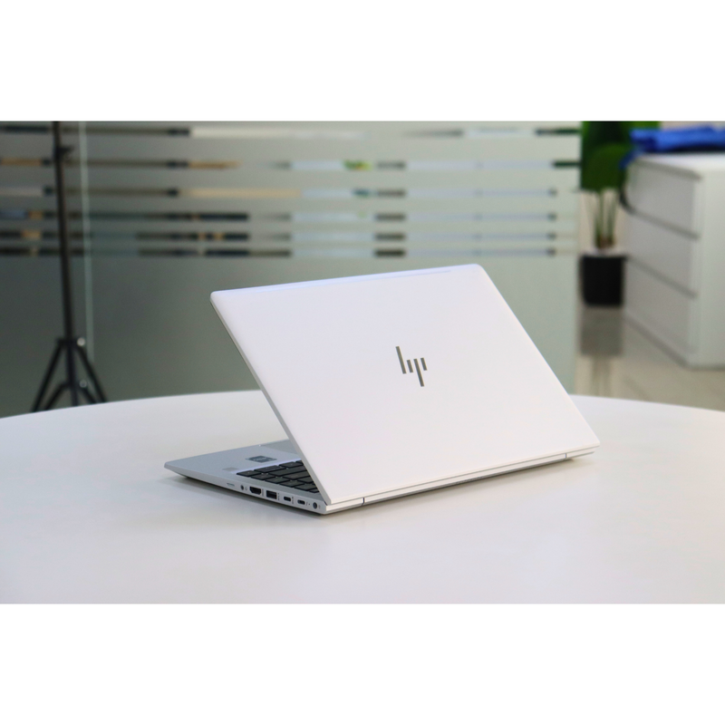 HP ELITEBOOK 640 G10 : 13th Gen i5, 16GB RAM, 256GB SSD, SN:00357