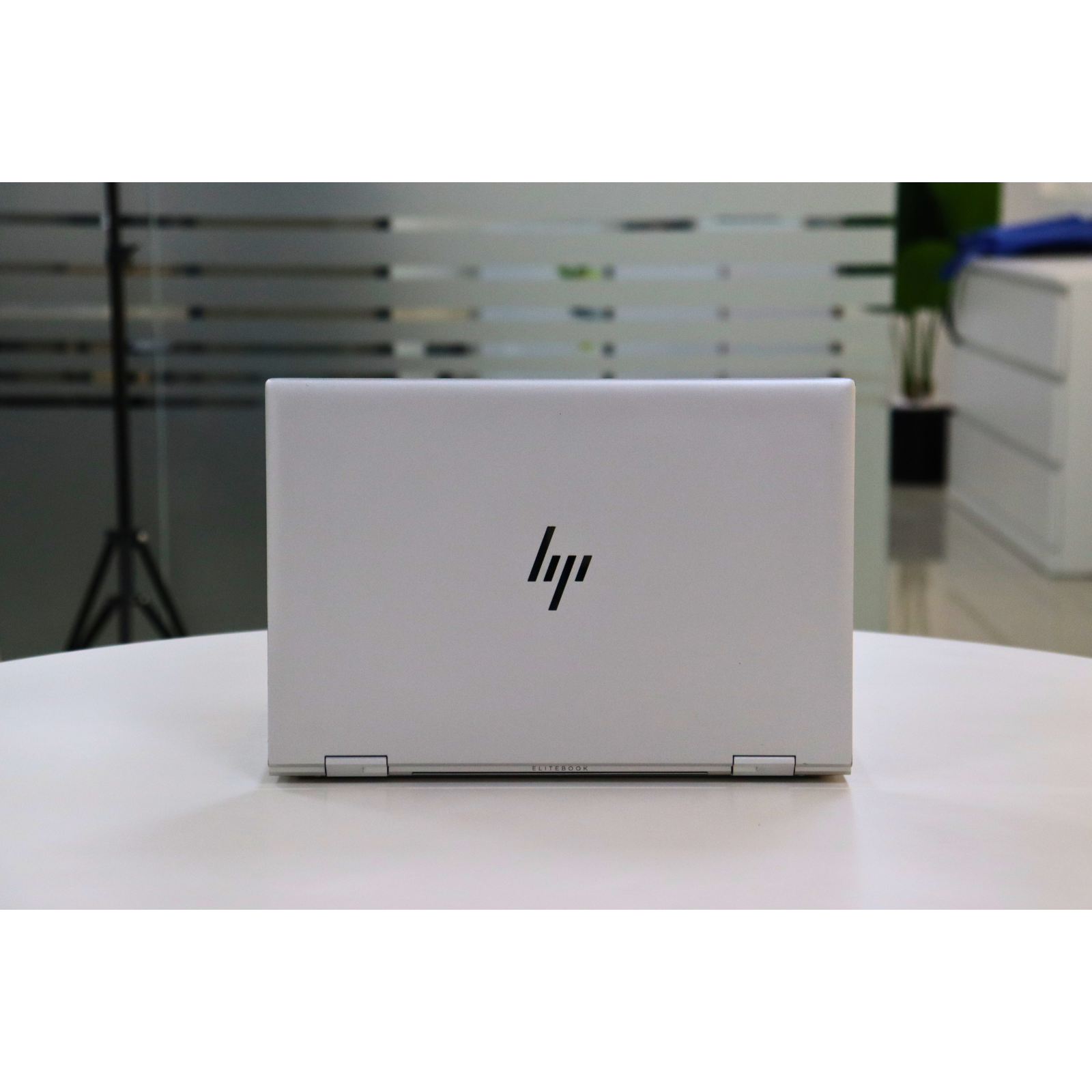 HP ELITEBOOK X360 830 G8: 11th Gen i7, 32GB RAM, 256GB SSD, SN:76157