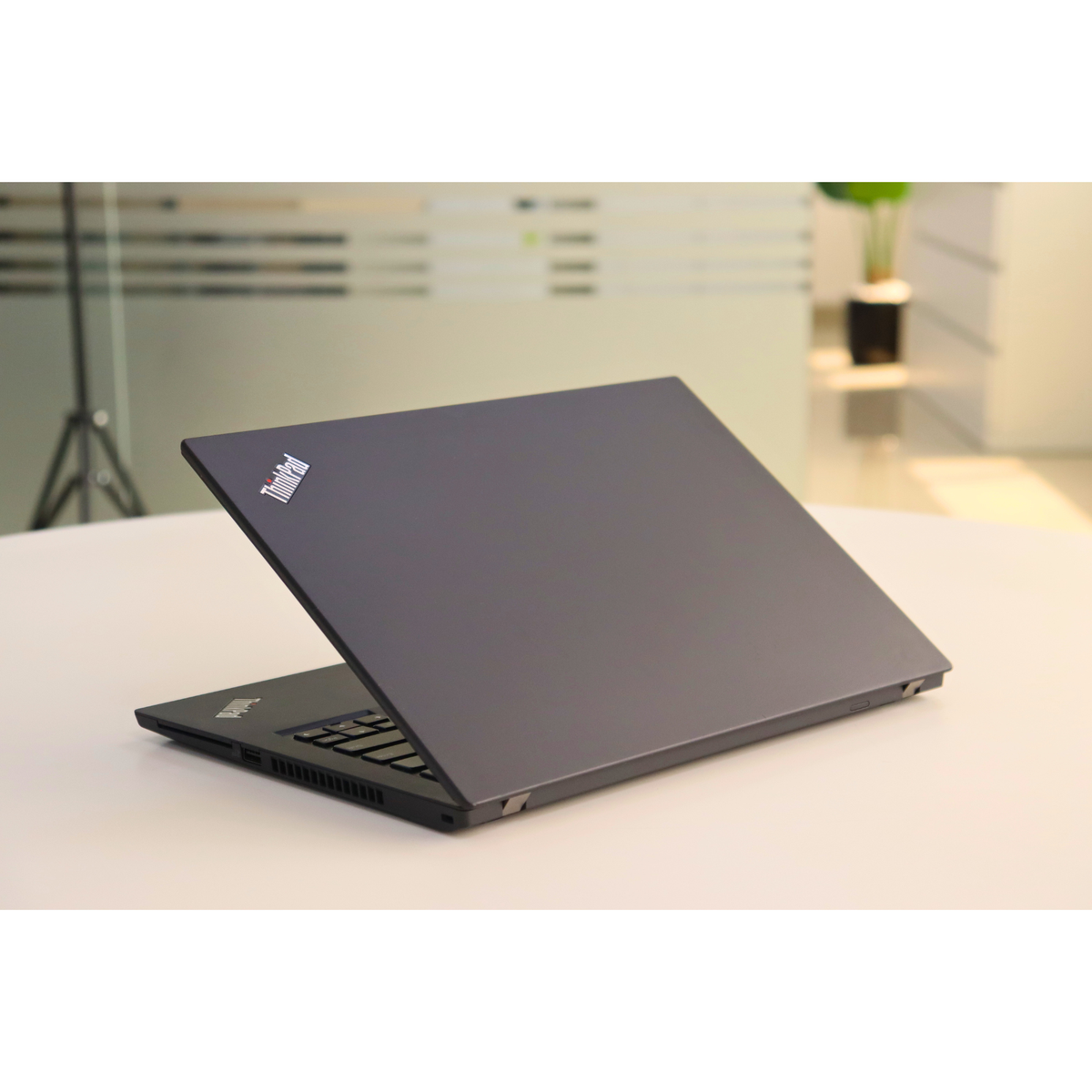 LENOVO THINKPAD T14 GEN 2: 11th Gen i7, 16GB RAM, 256GB SSD, SN:01222