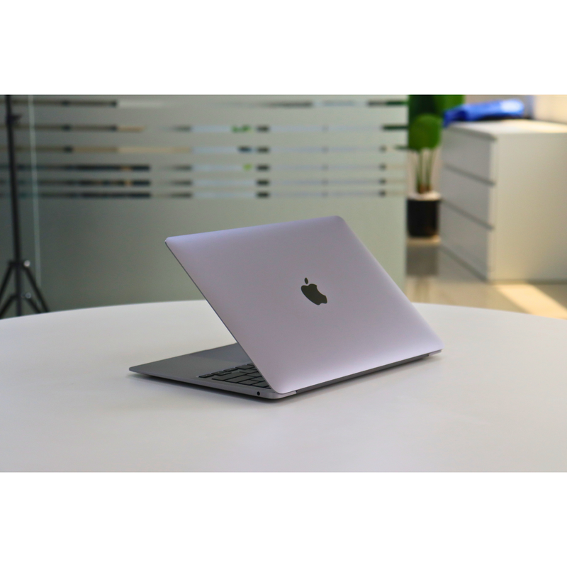 Apple MACBOOK AIR A2337(2020): M1, 8GB RAM, 256GB SSD, SN:60698