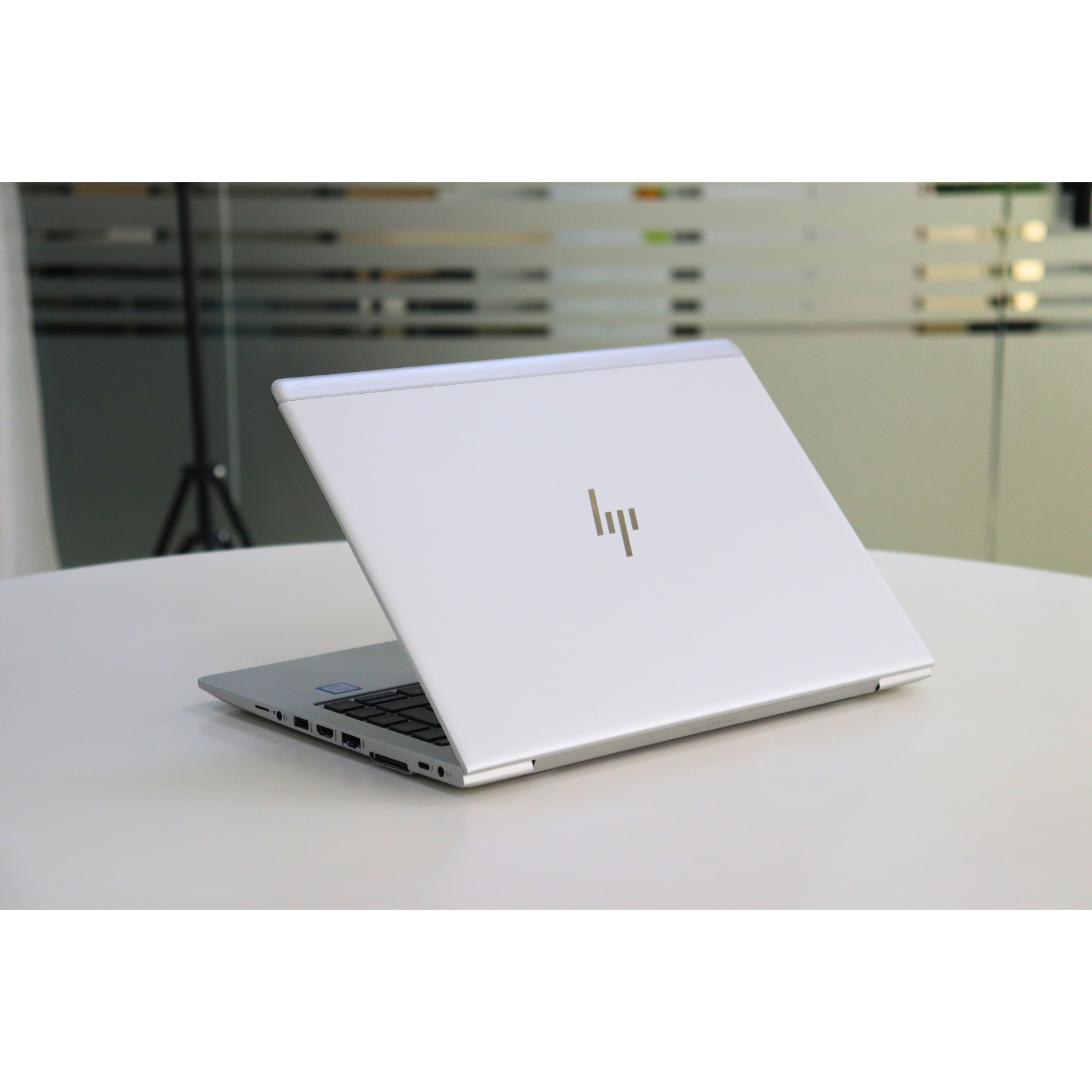 HP ELITEBOOK 840 G5: 8th Gen i7, 16GB RAM, 256GB SSD, SN:00613