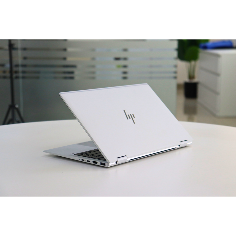 HP ELITEBOOK X360 1040 G8: Intel Core i5, 11th Gen, 16GB RAM, 512GB SSD SN:918473