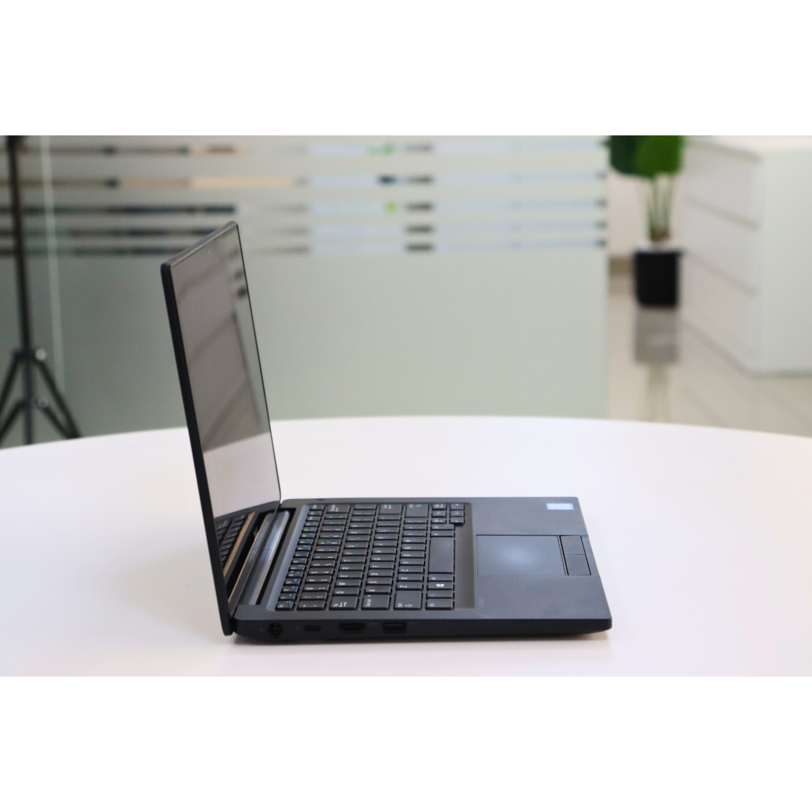 Dell LATITUDE 7280: 6th Gen i5, 8GB RAM, 256GB SSD, SN:18029