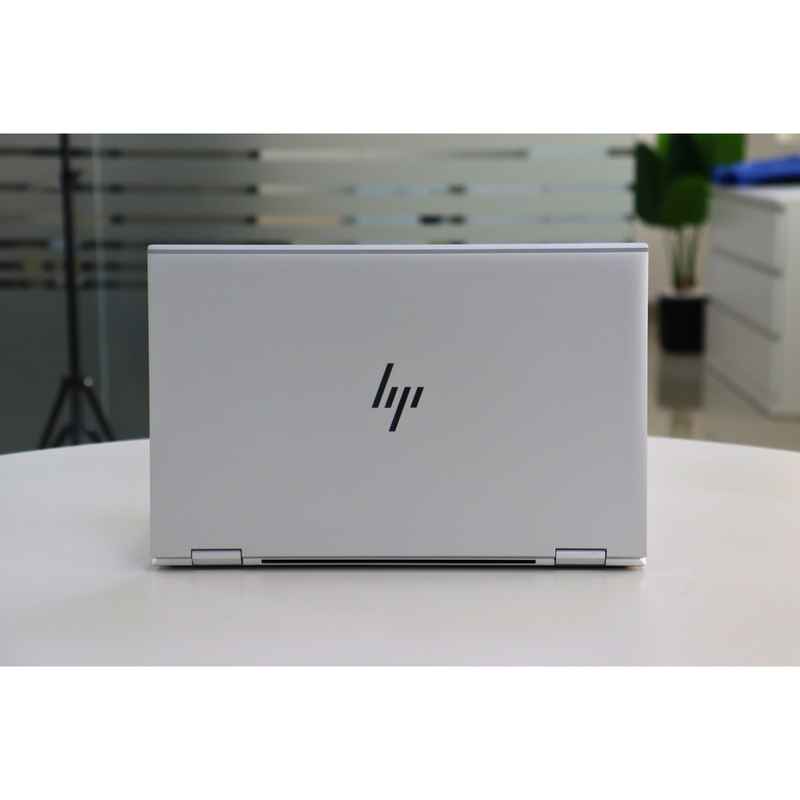 HP ELITEBOOK X360 1040 G8: Intel Core i5, 11th Gen, 16GB RAM, 512GB SSD SN:18570