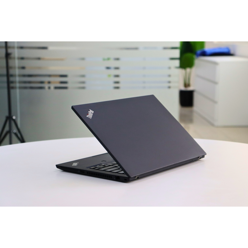 LENOVO THINKPAD T495: AMD RYZEN 3, 8GB RAM, 256GB SSD, SN:00090