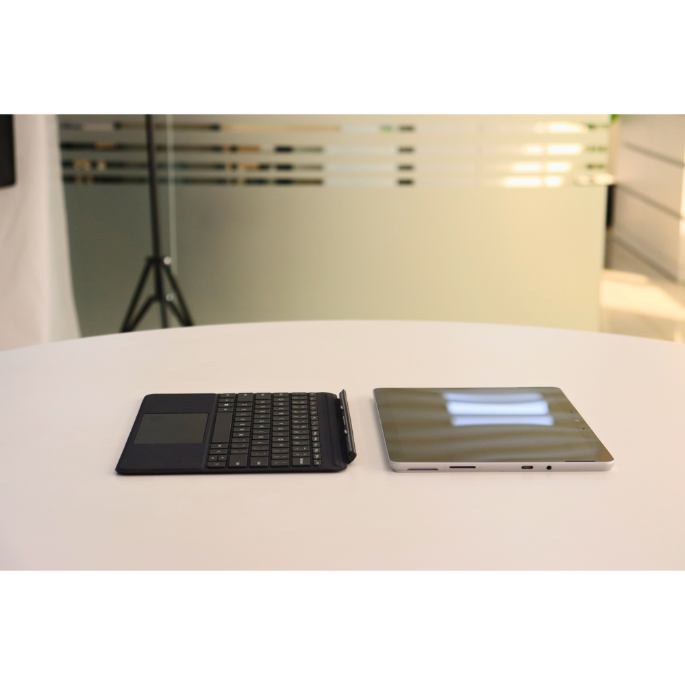 Microsoft SURFACE GO 2: 8th Gen M3, 8GB RAM, 128GB SSD, SN:76554