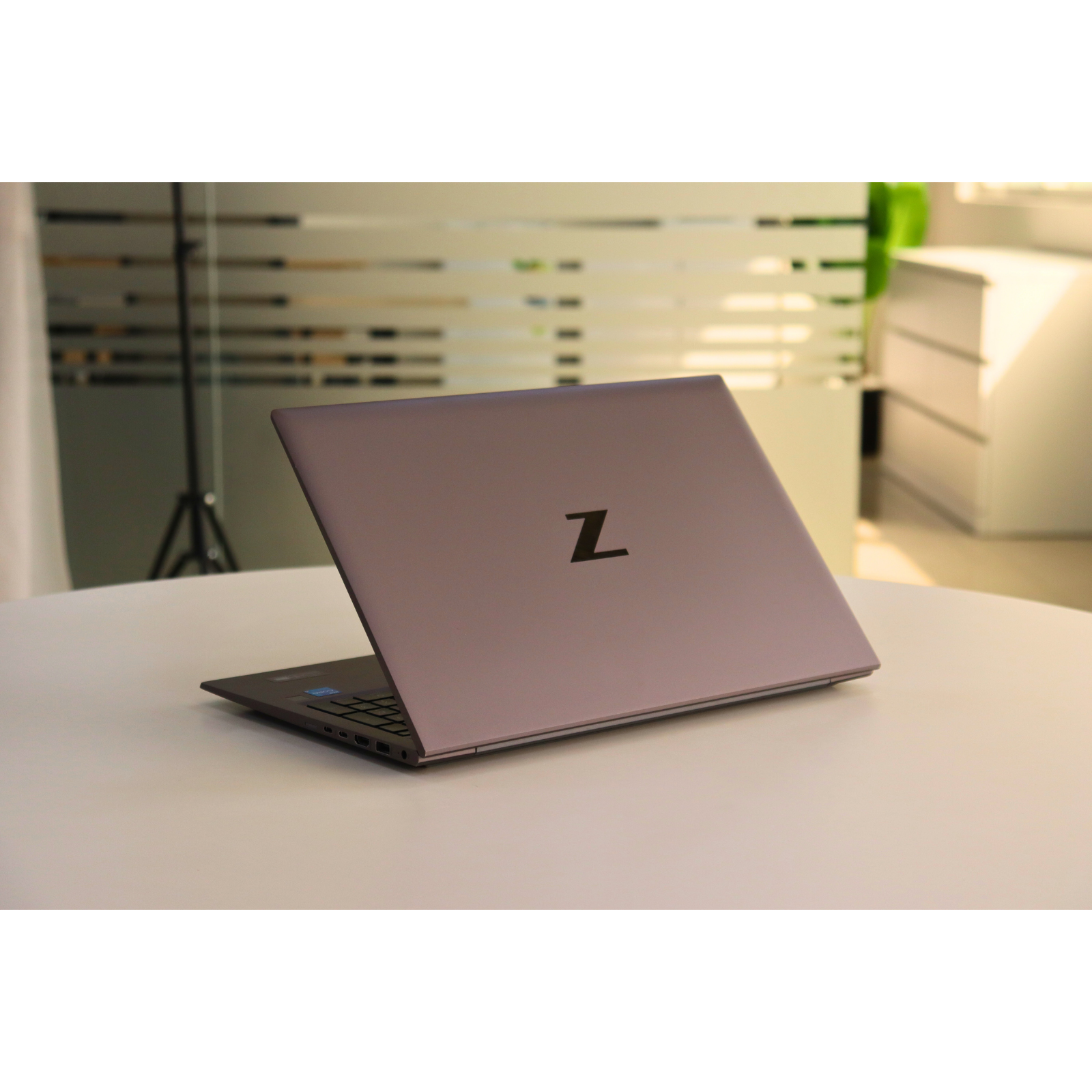 HP ZBOOK FIREFLY  G8: 11th Gen i5, 16GB RAM, 512GB SSD, SN:96231