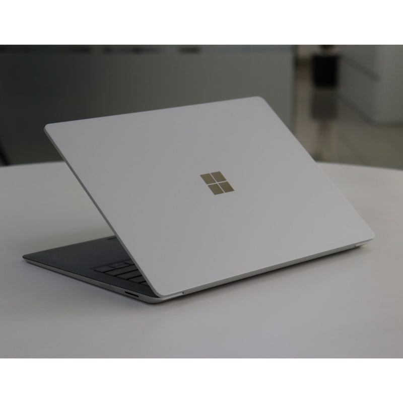 MICROSOFT SURFACE LAPTOP 2: 8th Gen i5, 8GB RAM, 256GB SSD, SN:78321
