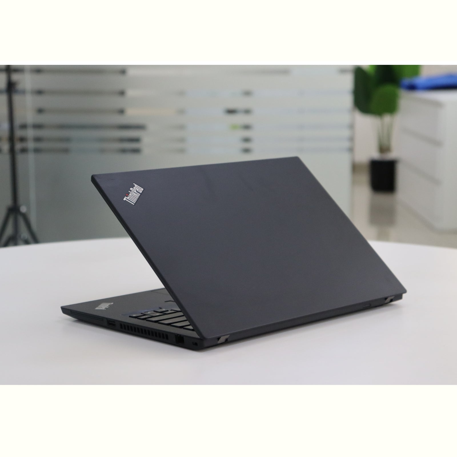 LENOVO THINKPAD T14 GEN 1: AMD RYZEN 7, 32GB RAM, 256GB SSD, SN:22204
