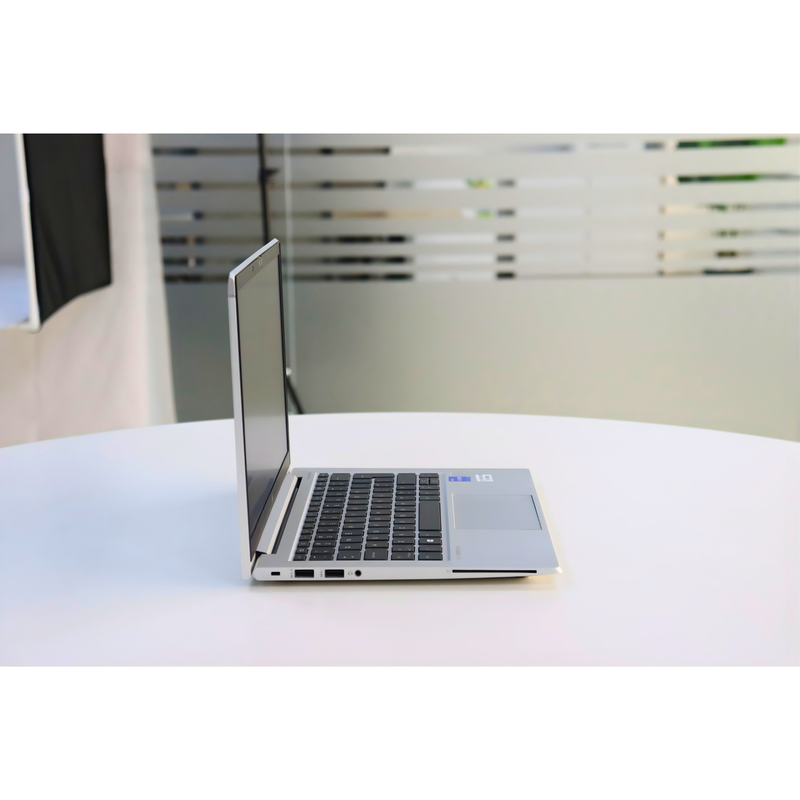 HP ELITEBOOK 830 G8: 11th Gen i5, 8GB RAM, 256GB SSD, SN:00277