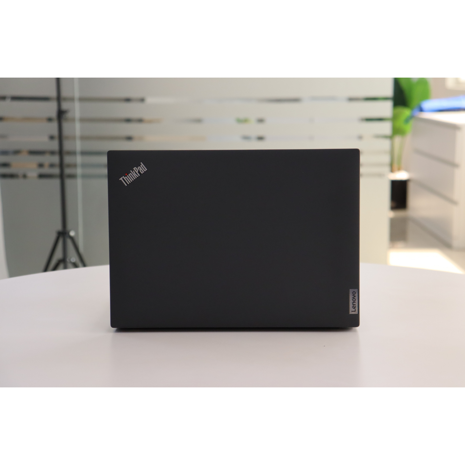 LENOVO THINKPAD T14 GEN 3: AMD , 16GB RAM, 256GB SSD SN:00677