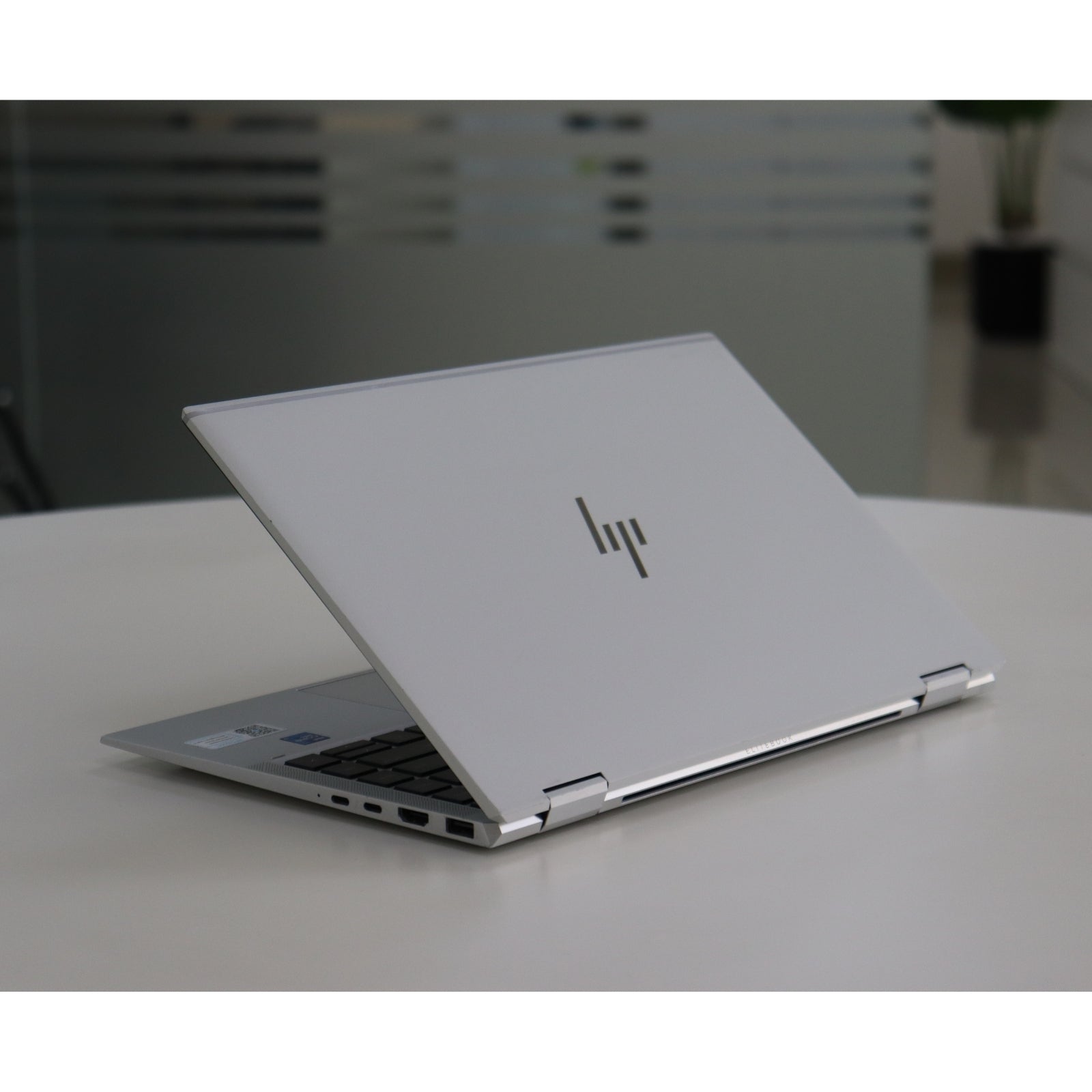 HP ELITEBOOK X360 1040 G8: Intel Core i7, 11th Gen, 16GB RAM, 512GB SSD SN:21445