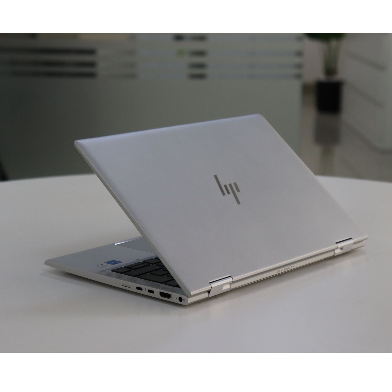 HP ELITEBOOK X360 830 G8: 11th Gen i5, 16GB RAM, 256GB SSD, SN:00003