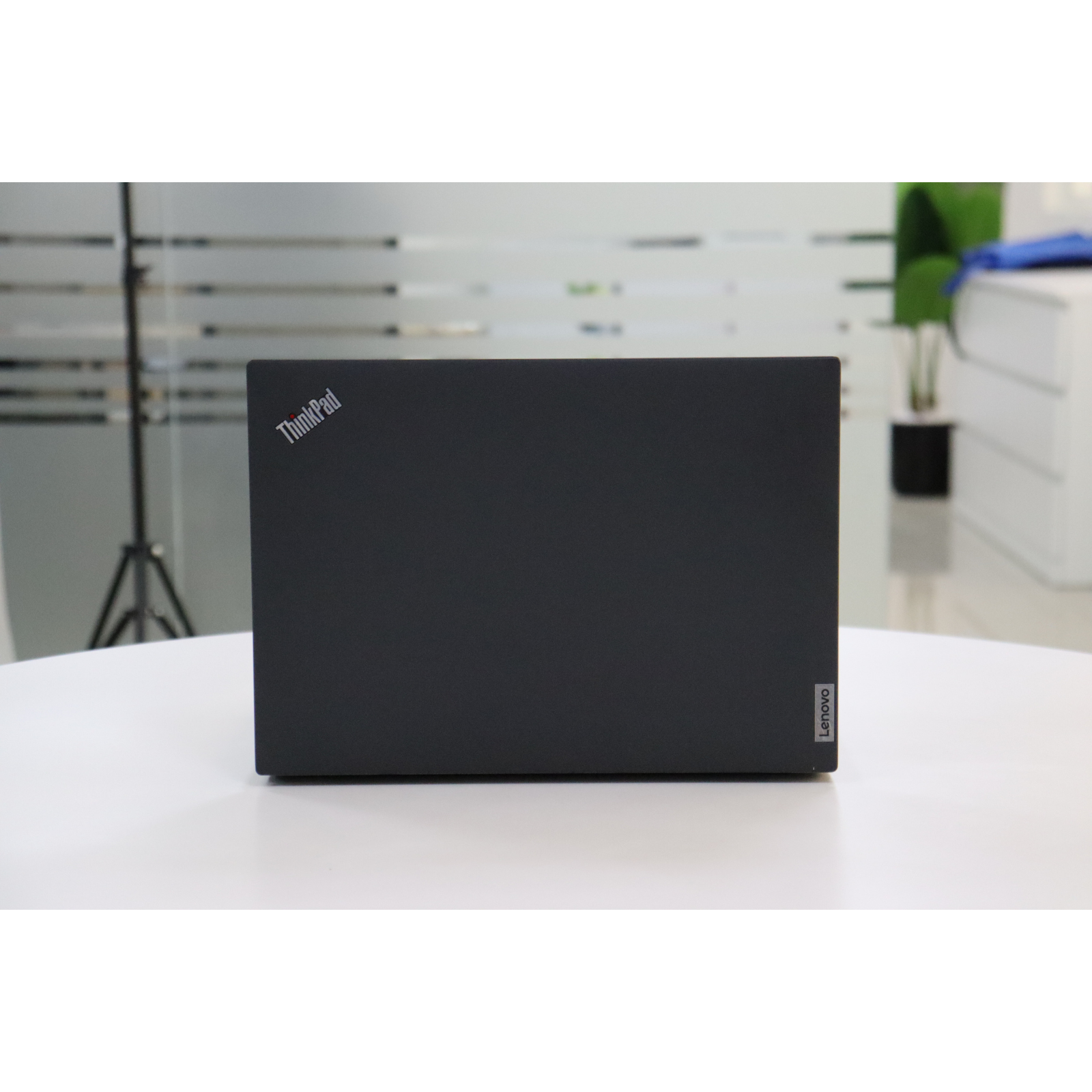 LENOVO THINKPAD T14 GEN 3: AMD , 16GB RAM, 256GB SSD SN:00673