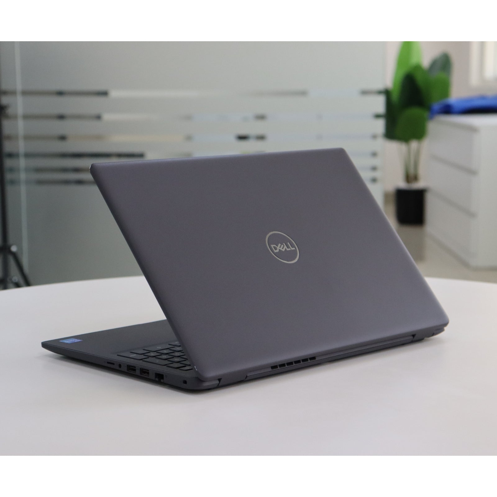 Dell Latitude 3510: Intel Core i5, 11th Gen, 8GB RAM, 256GB SSD SN:00002