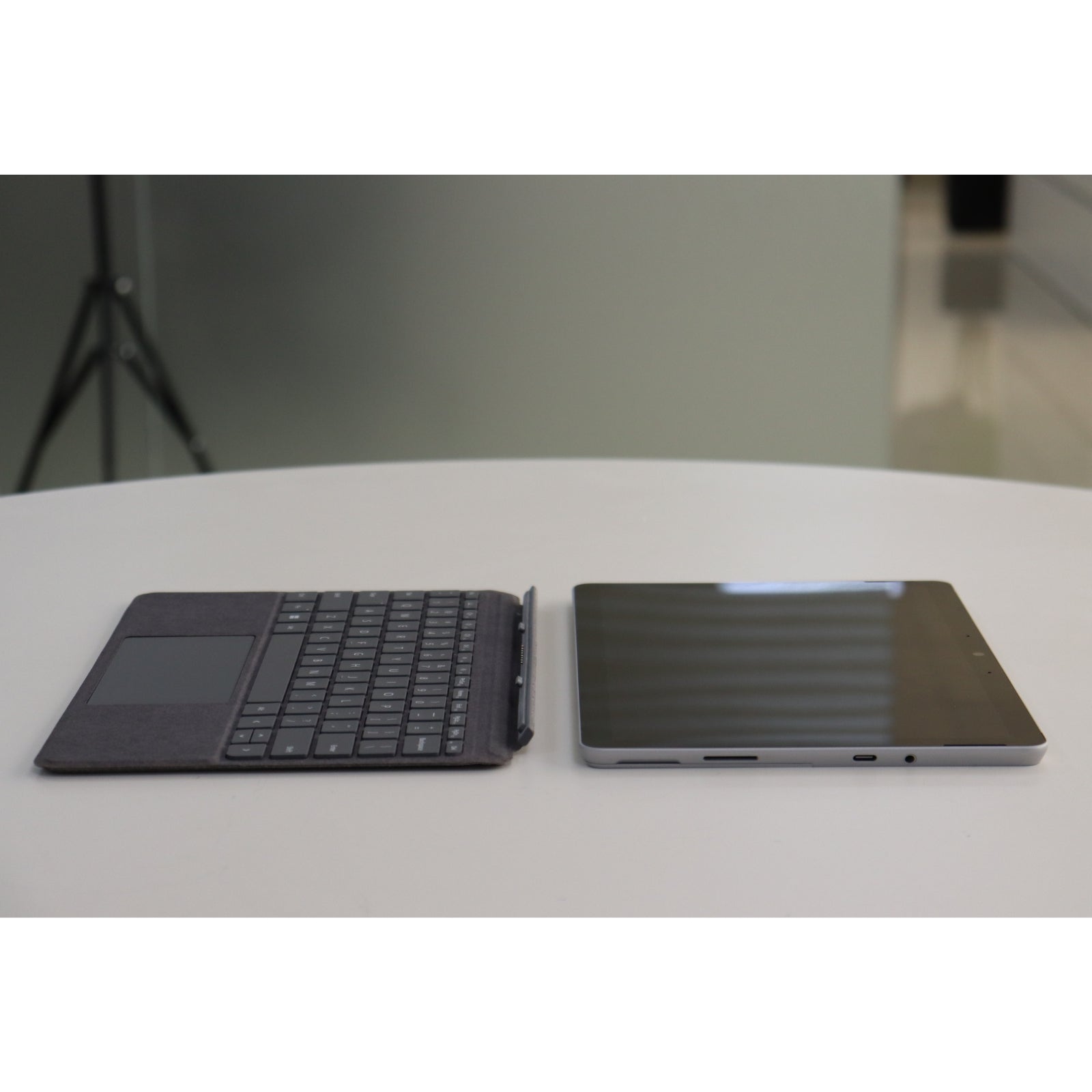 Microsoft SURFACE GO 3: i3, 10th Gen, 4GB RAM, 64GB SSD, SN:18617