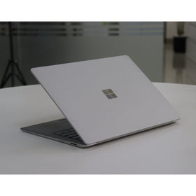 MICROSOFT SURFACE LAPTOP 2: 8th Gen i5, 8GB RAM, 256GB SSD, SN:870394