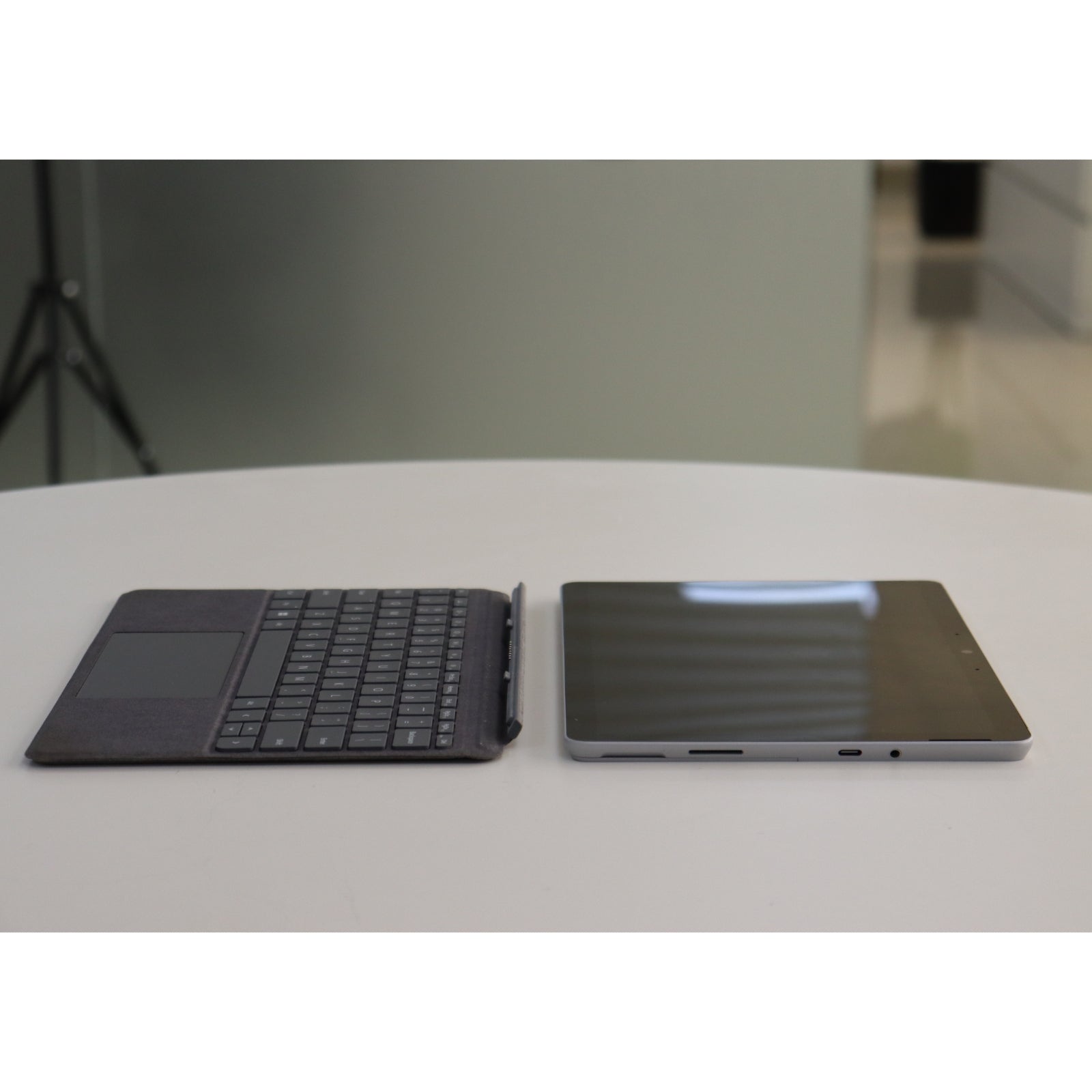 Microsoft SURFACE GO 3: i3, 10th Gen, 4GB RAM, 64GB SSD, SN:18622