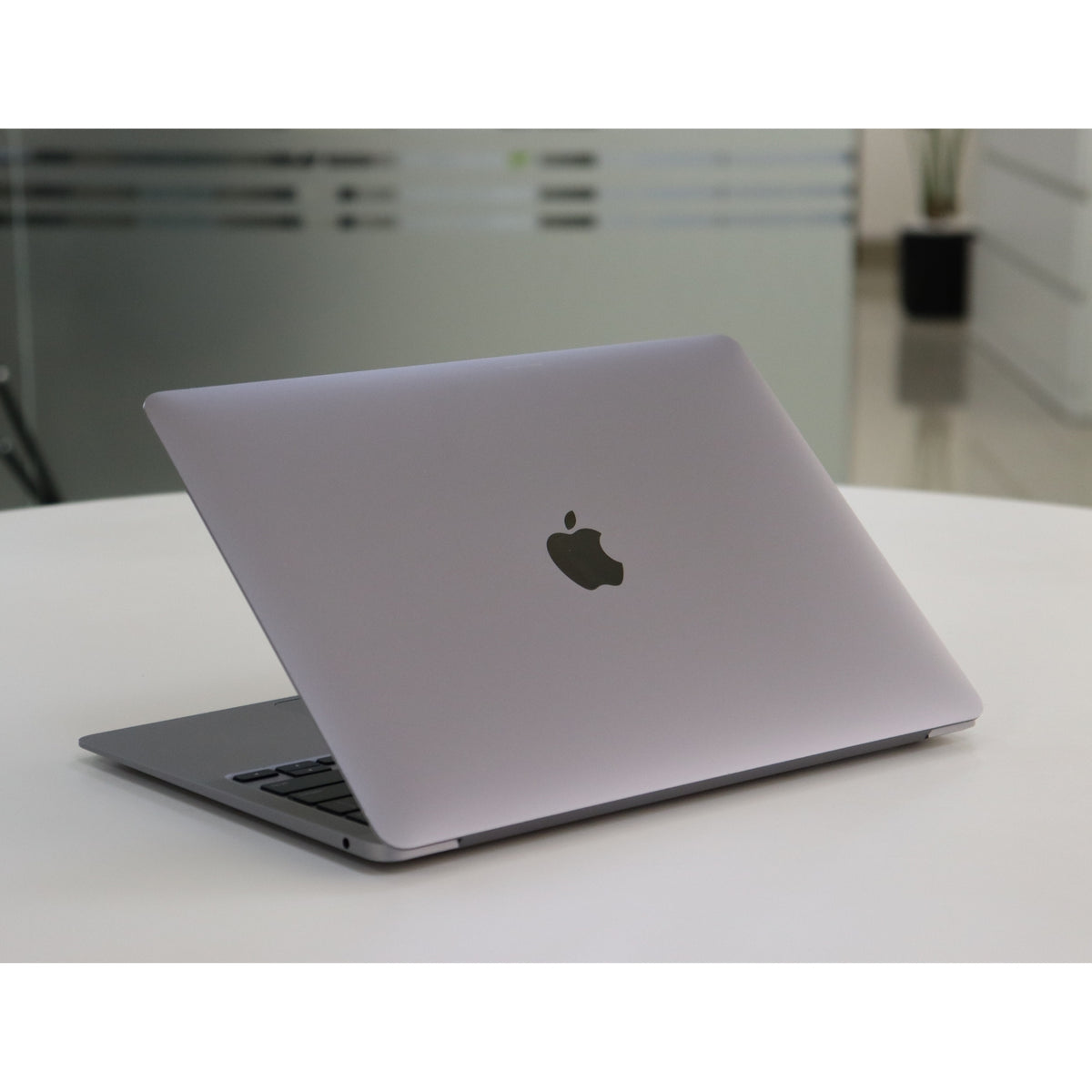 Apple MacBook Air A2337(2020): M1, 8GB RAM, 256GB SSD, SN:58610