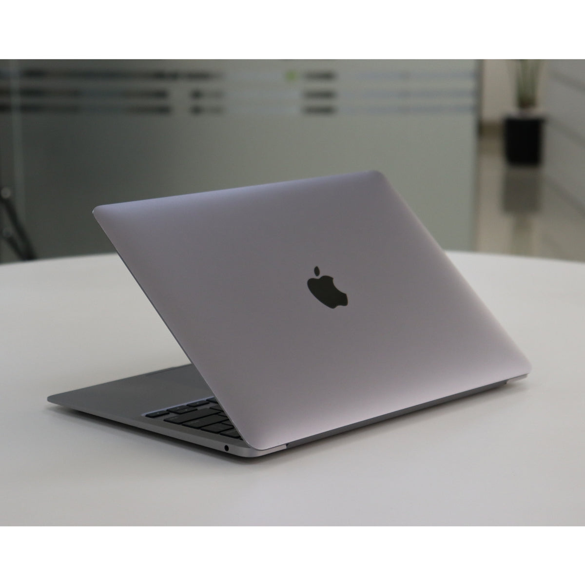 Apple MacBook Air A2337(2020): M1, 8GB RAM, 256GB SSD, SN:60607