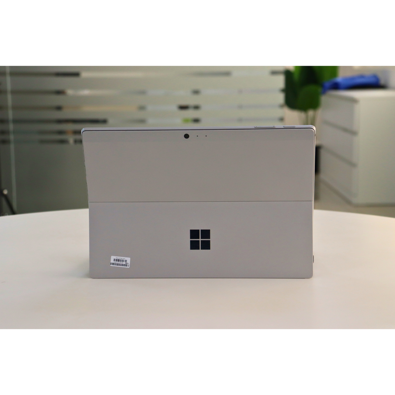 MICROSOFT SURFACE PRO 5: 7th Gen i5, 8GB RAM, 256GB SSD, SN:869946