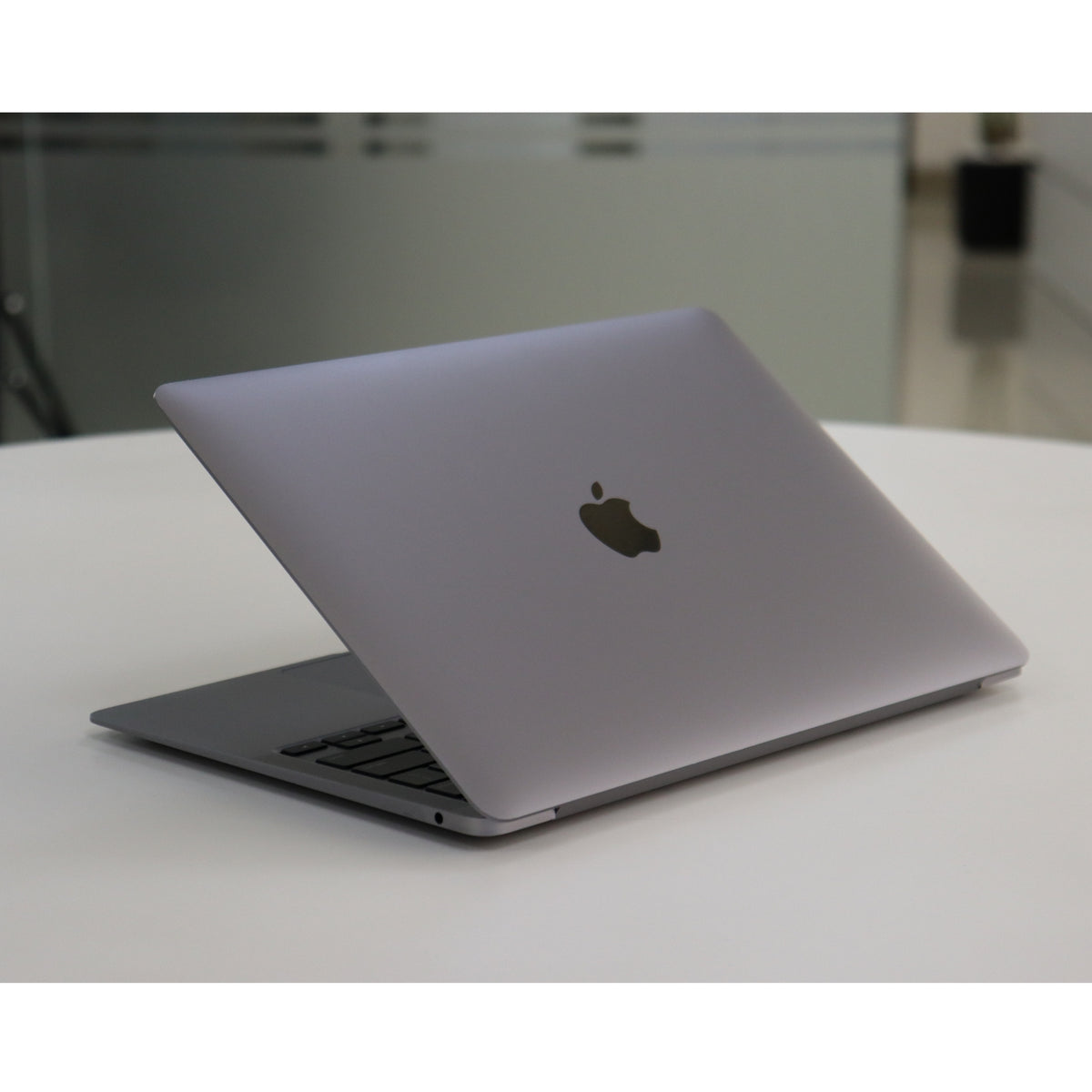 Apple MacBook Air A2337(2020): M1, 8GB RAM, 256GB SSD, SN:60699