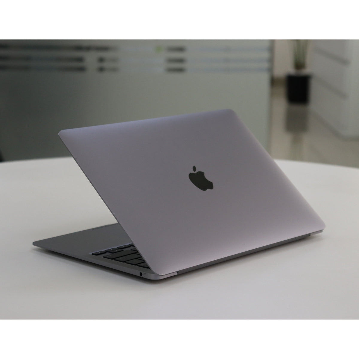 Apple MacBook Air A2337(2020): M1, 8GB RAM, 256GB SSD, SN:58620