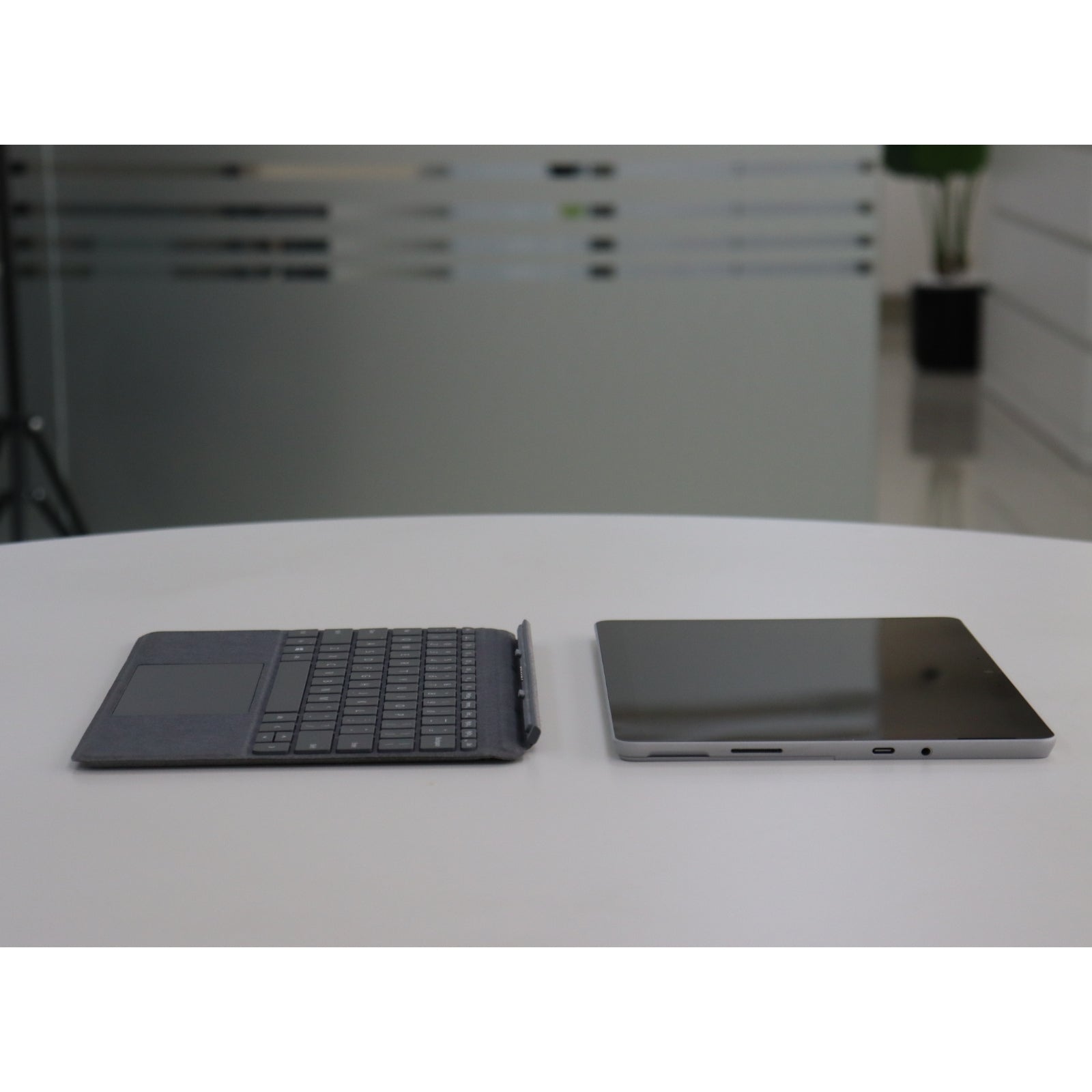 Microsoft SURFACE GO 3: i3, 10th Gen, 4GB RAM, 64GB SSD, SN:918611
